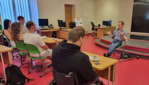 �������� �� ���������: �������� ������ � �. ��������� � �. ����������