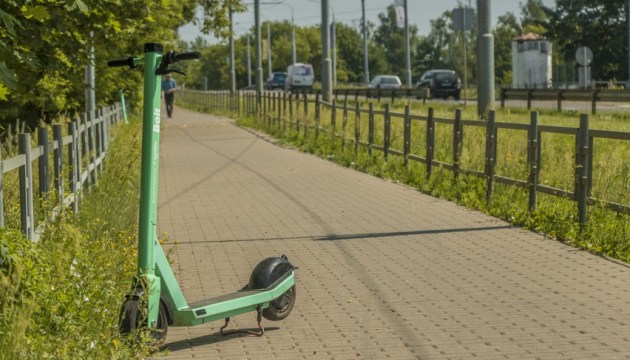 ������� 1000 ��������� Bolt ����� �����������