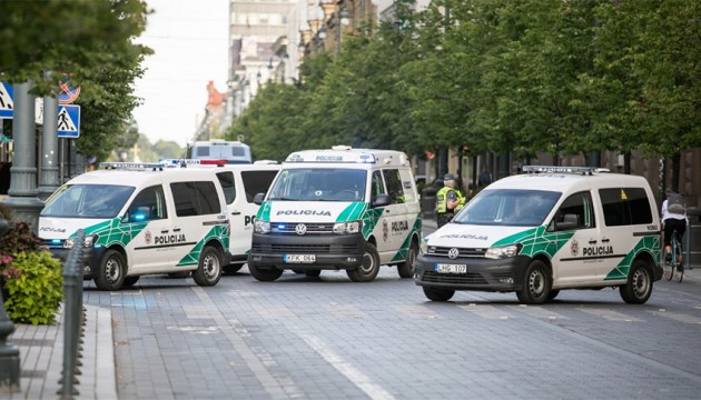 Школы и детсады Литвы и Эстонии массово получают письма с угрозами взрывов