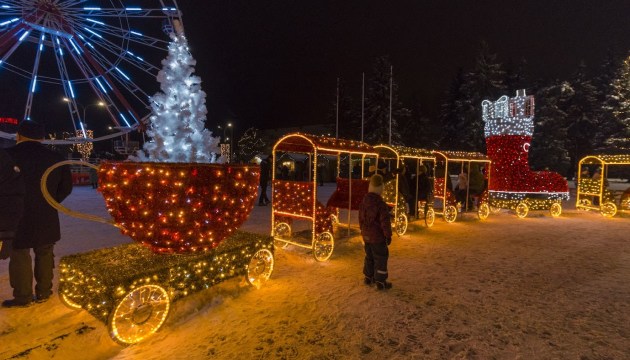 Весело встретим новый год! (Программа праздничных мероприятий)