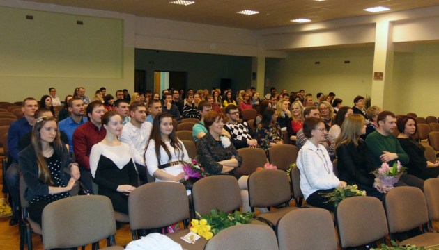 Школы Даугавпилса приглашают на вечера встречи выпускников (РАСПИСАНИЕ)