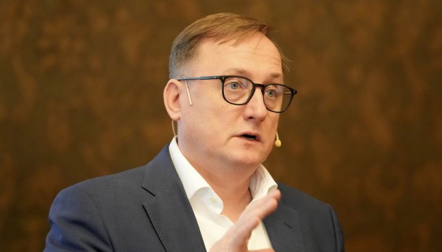 Зарплаты повышать нельзя. Глава Банка Латвии объяснил, почему