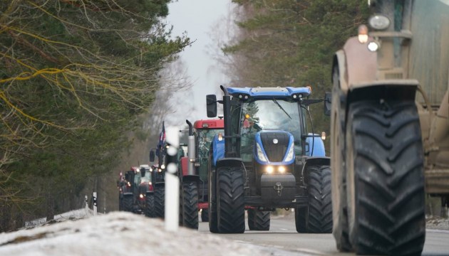 От бунта богатых фермеров крестьянам ни холодно ни жарко