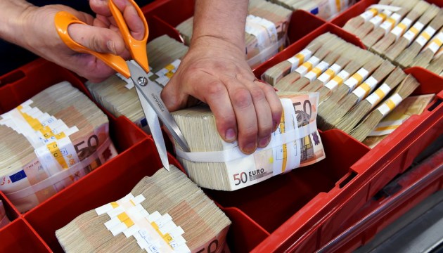 Черт-те что и сбоку бантик: Минфин опасается, что Латвия не использует полмиллиарда евро от фондов ЕС