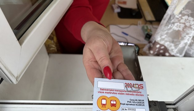 Продано уже в два раза больше проездных билетов, чем обычно