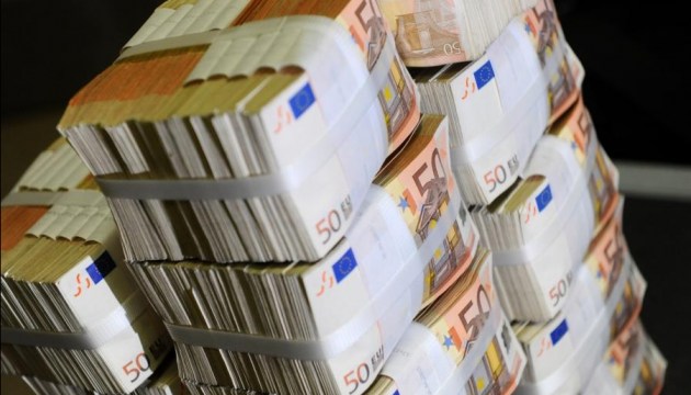 Зарплаты госслужащих растут. Не станет ли Латвия одним большим Талси?