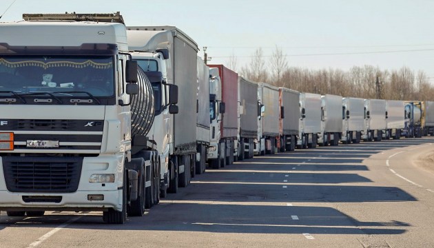 Полный коллапс! Очередь на въезд в Россию из Латвии растет буквально по часам