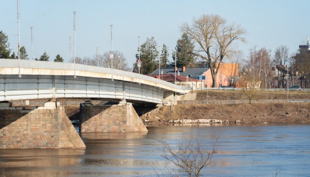 Самоуправление продолжает искать возможности для капремонта моста Виенибас