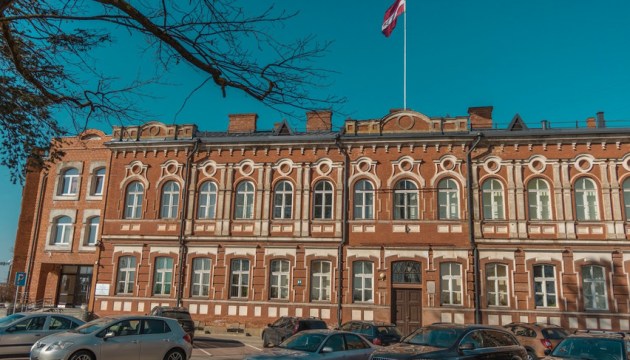 Меняется схема парковки у здания Гордумы