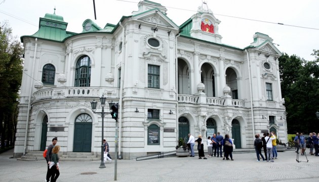 Чистый спектакль: постановок на русском в Нацтеатре не будет