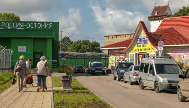 Готовьтесь к очередям до горизонта: Эстония ужесточает таможенный контроль на границе с Россией