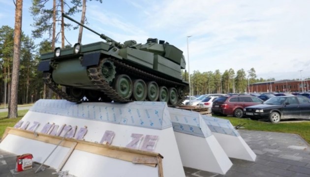 Будем разбираться! Списанный бронетранспортер пробил брешь в бюджете Минобороны