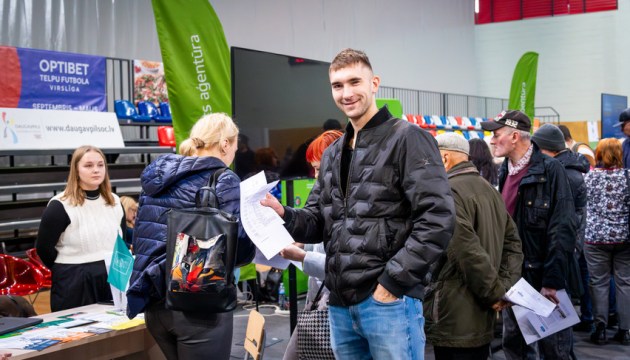 На ярмарке вакансий в Даугавпилсе трудоустройство предлагали 25 работодателей