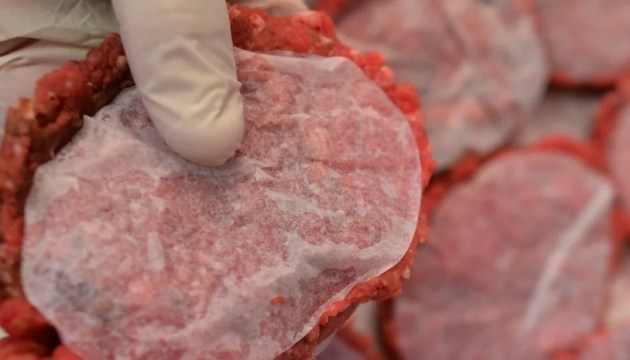 Искусственное мясо уже подается в ресторанах Америки. Когда оно появится в ЕС?