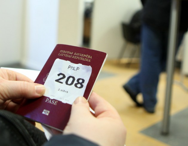 С миру по нитке: со следующего года подорожает плата за выдачу документов
