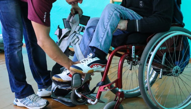 Ассистентам и сопровождающим инвалидов будут платить больше