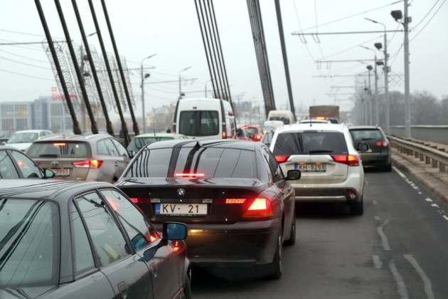 В номерные знаки автомобилей разрешат включать герб Латвии