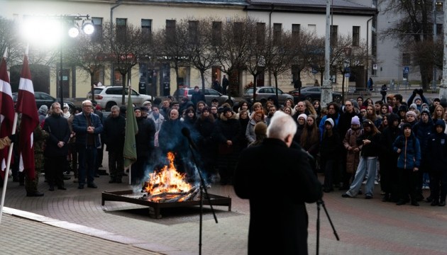 В Даугавпилсе прошла памятная акция в честь защитников баррикад