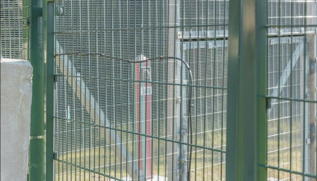 На границу с РФ и РБ повесят замок?
