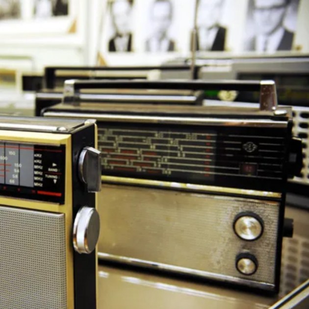 ������, �����: ������������� ����������� VEF Radiotehnika RRR