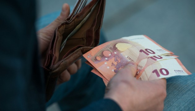 � ����������� ��������� �������� � ������� 11 000 ����