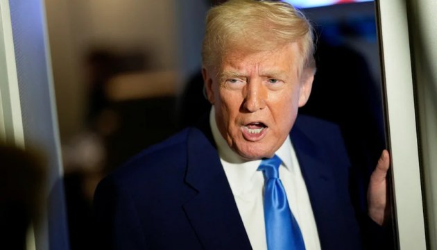 Целуют меня в задницу: Трамп оскорбил лояльные ему страны и ввел 104% пошлины для Китая