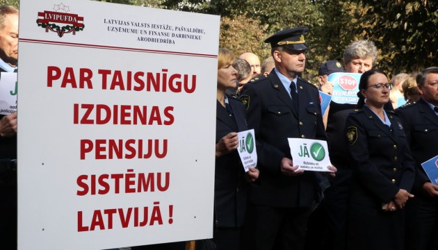 Глава Минфина ополчился против получателей пенсий по выслуге лет