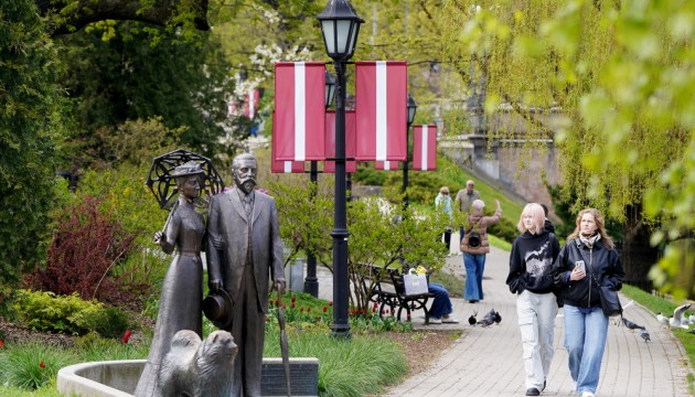 Смертность растёт, рождаемость падает, население сокращается... Латвия на демографическом дне Европы?