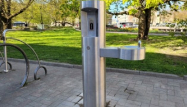 Даугавпилчанам предлагают выбрать дизайн бесплатного питьевого крана у Стропского озера