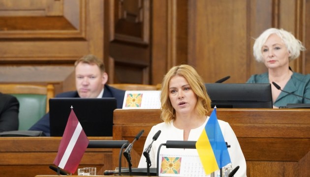 Силиня предложила положить зарплаты госаппарата в морозилку