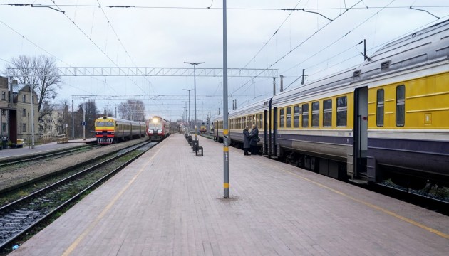 ������ �� ��������� � ����� ���: ���������� � �����������