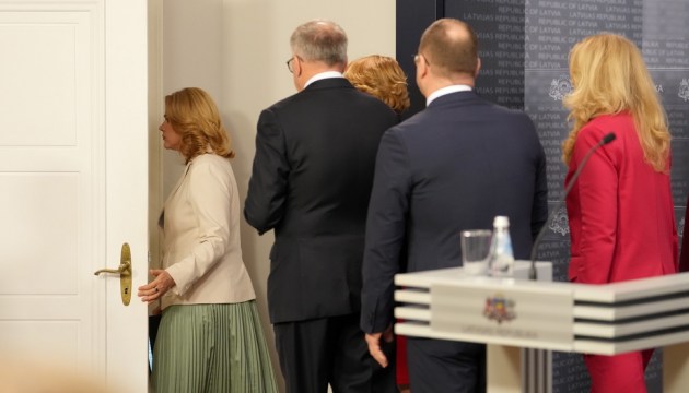 ��� ������ ������������� ������������ � ������������ ������ �������������