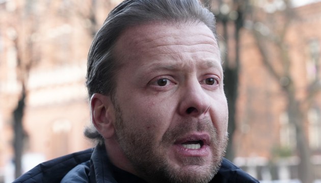 "Stabilitātei!" �� ������ � ���� � �������� �����������������. �������� �������� � ��������